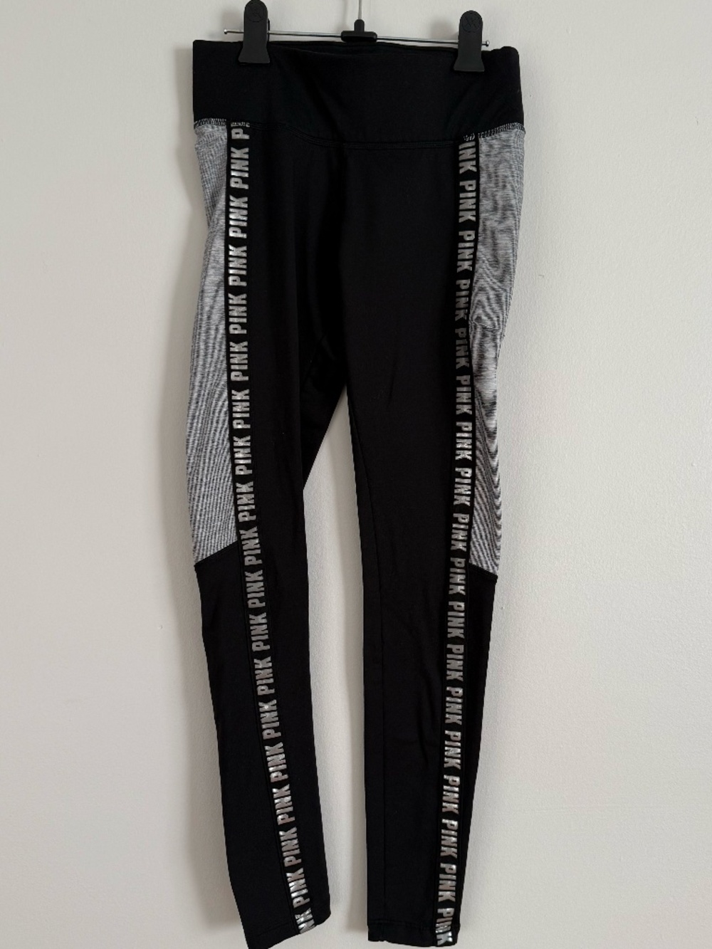 PINK Victoria's Secret Black Logo Leggings | Mid-Rise | Size XS